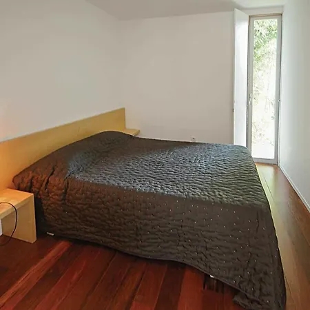 Sleeps 6 Wifi